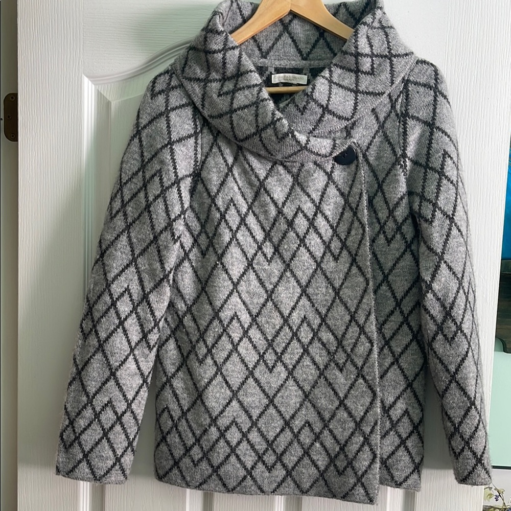 Gray Diamond Pattern Women's Sweater
